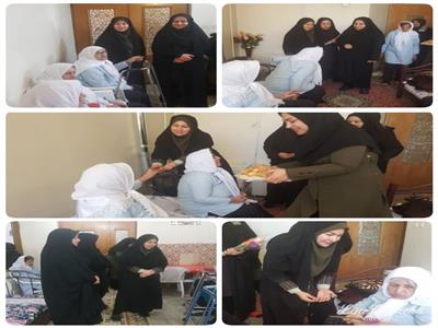 مدير کل امور بانوان و خانواده استانداري چهارمحال و بختياري به مناسبت گراميداشت روز زن و مقام والاي مادر از سراي سالمندان شهرکرد ديدار نمودند.
