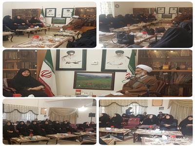 نشست مديرکل امور بانوان و خانواده استانداري چهارمحال و بختياري و زنان فرهيخته با نماينده محترم ولي فقيه در استان و امام جمعه شهرکرد